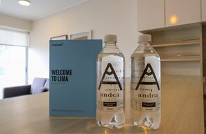 Douche, sèche-cheveux, serviettes fournies