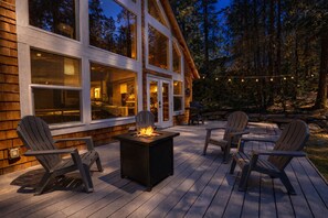 Cabin, 3 Bedrooms | Teres/patio