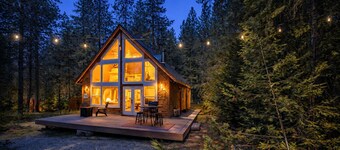 Cascades 冒險小屋 2 臥室住宅 by NW Comfy Cabins by RedAwning
