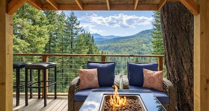 Das Tree Haus 1 Bedroom Home by NW Comfy Cabins by RedAwning