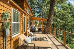 Cabin, 1 Bedroom | Teres/patio