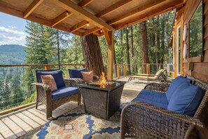 Cabin, 1 Bedroom | Teres/patio