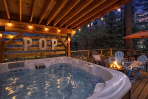 Cabin, 2 Bedrooms | Outdoor spa tub - A Peace Of Pine 2 Bedroom Home by NW Comfy Cabins by RedAwning (Leavenworth)