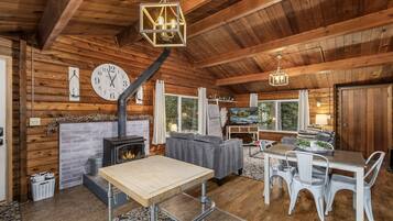 Hytte - 2 soveværelser | Spiseområde