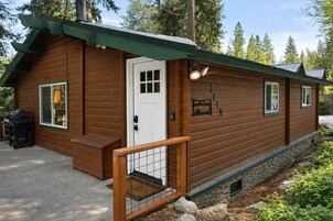 Cabin, 2 Bedrooms | Exterior detail