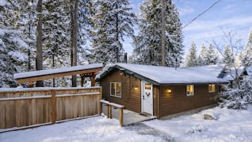 Cabin, 2 Bedrooms | Exterior