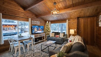 Cabin, 2 Bedrooms | Living area | Streaming services