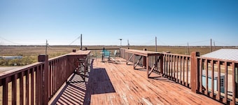 Fisherman/woman's Dream, Waterfront 1Bdrm/1Bath Home