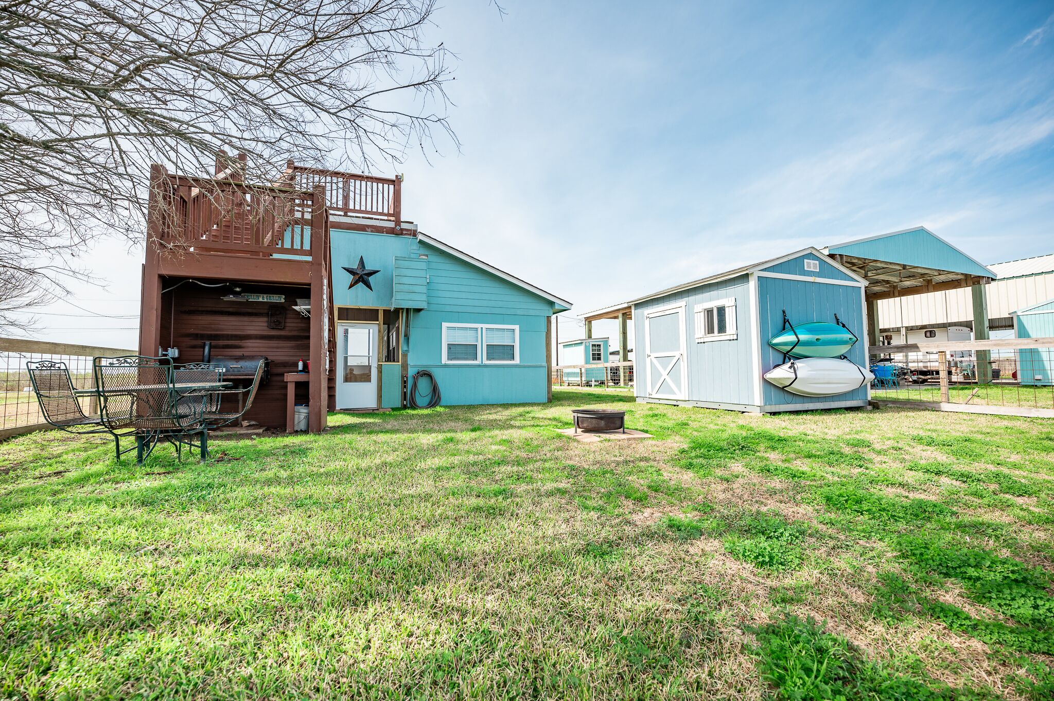 屋外ダイ ニングエリア