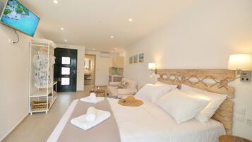 Studio Panorama | Dapur pribadi | Lemari es kecil, oven, kompor, dan mesin espresso