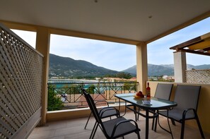 Panoramic Studio | Terrace/patio