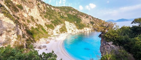 Una spiaggia nelle vicinanze, 3 bar sulla spiaggia