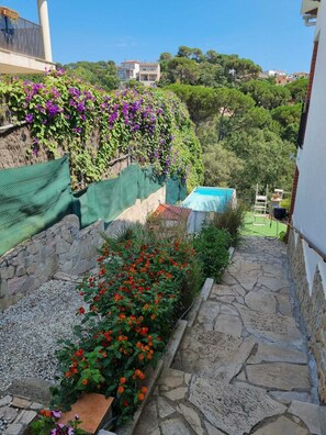 Property grounds - Charmante Maison Accueillante, Familiale Avec Grand Jardin et Piscine Hors sol (Vidreres)