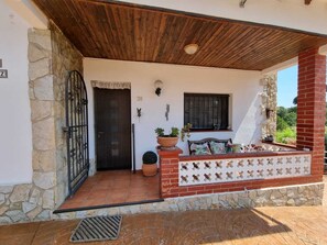 Exterior - Charmante Maison Accueillante, Familiale Avec Grand Jardin et Piscine Hors sol (Vidreres)