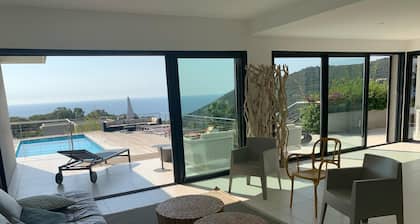 MAGNIFICENT 330 M2 VILLA - HEATED POOL - SEA AND MOUNTAIN VIEWS