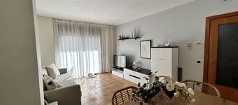 Apartment with Wifi and satellite dish.central and quiet residential area.