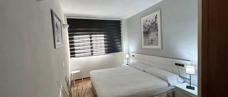 2 bedrooms, iron/ironing board, travel crib, free WiFi