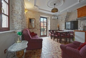 复式 | 客房内保险箱、免费 WiFi