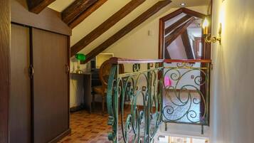 Duplex | In-room safe, free WiFi