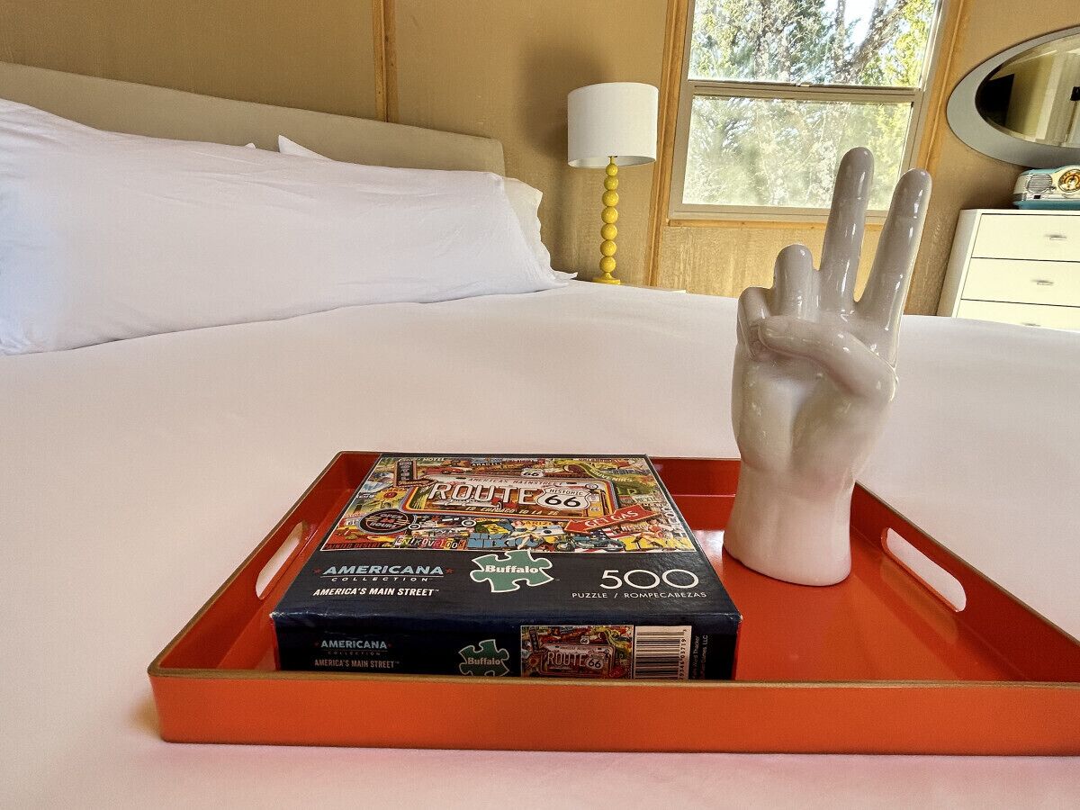 1 bedroom, desk, WiFi, bed sheets