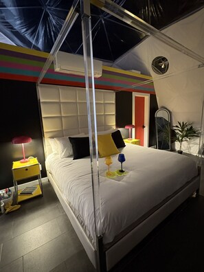 Free WiFi - Mod Squad Bubble Hut (Saint Jo)