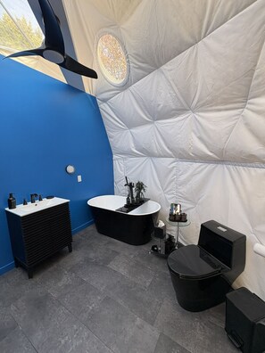 Hair dryer, towels - Mod Squad Bubble Hut (Saint Jo)