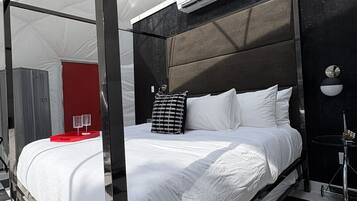 Escritorio, wifi gratis, ropa de cama