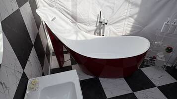 Secador de pelo y toallas