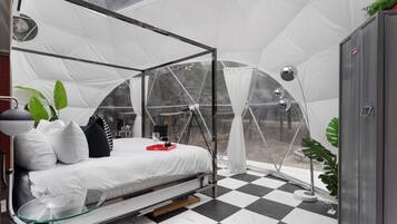 Skrivbord, gratis wi-fi och sängkläder