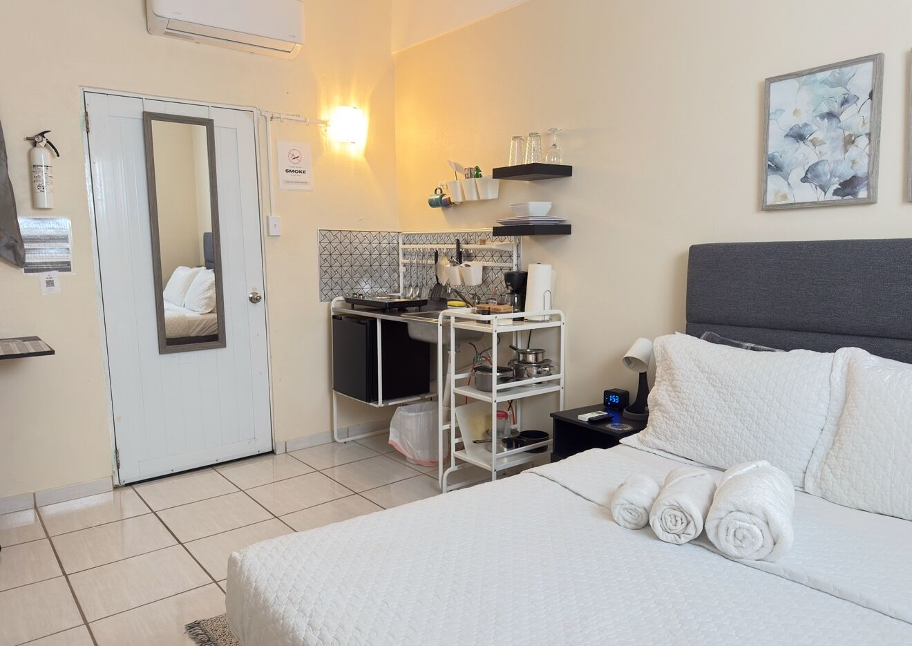 1 dormitorio, tabla de planchar con plancha, wifi gratis y ropa de cama