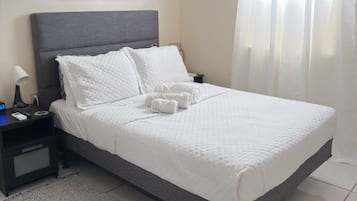 1 habitación, tabla de planchar con plancha, wifi gratis y ropa de cama