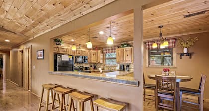 Cabin in the Valley! Easy Access! Pet Friendly!