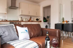 Apartment | Private kitchen - Bedford Road Garden Apartment (Bedford)