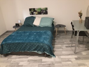 2 bedrooms - GITE DE LA VALLEE SACREE (Bois)