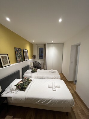 2 عدّة غرف نوم ومكواة/لوح كي وواي فاي