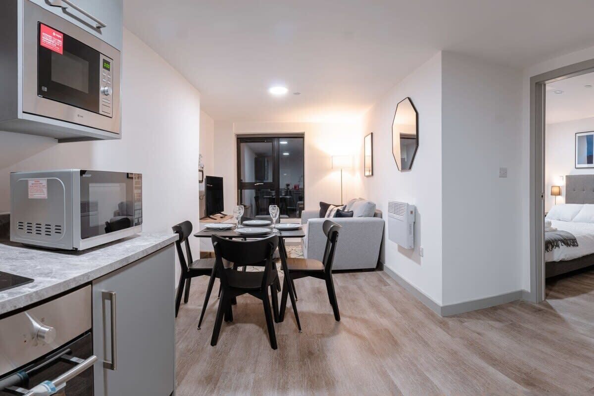 1 habitación, tabla de planchar con plancha, wifi y ropa de cama 