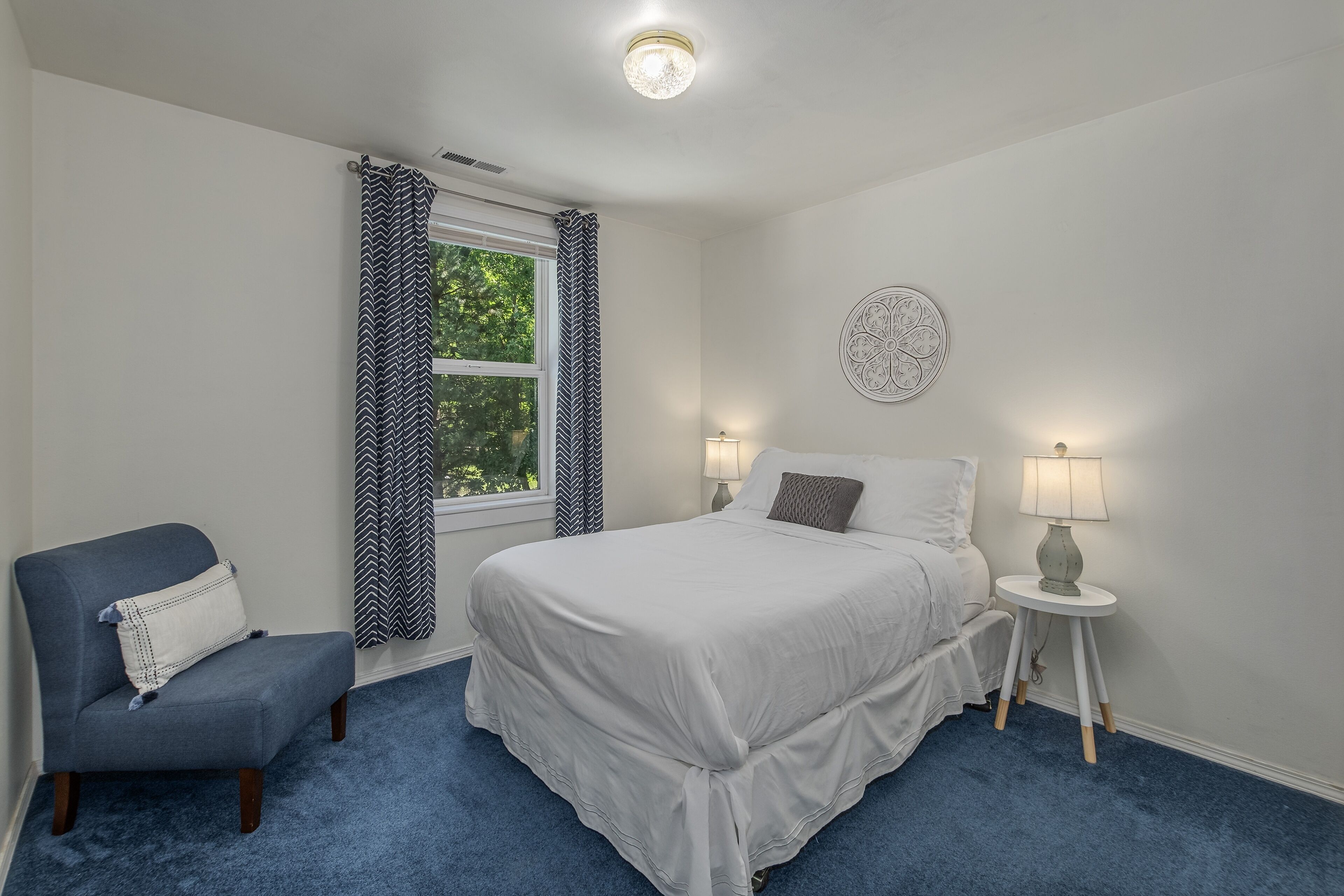 4 عدّة غرف نوم ومكواة/لوح كي وواي فاي مجانًا