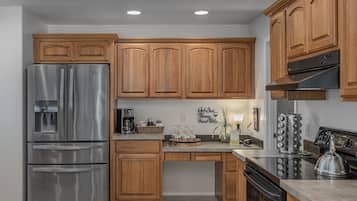 Rumah, 4 kamar tidur | Dapur pribadi | Lemari es, oven, mesin pembuat kopi/teh, dan pemanggang roti