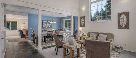 House, 4 Bedrooms | Living area | Streaming services