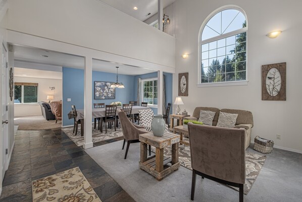 Maison, 4 chambres | Coin séjour | Services de streaming