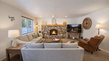 House, 4 Bedrooms | Living area | Streaming services