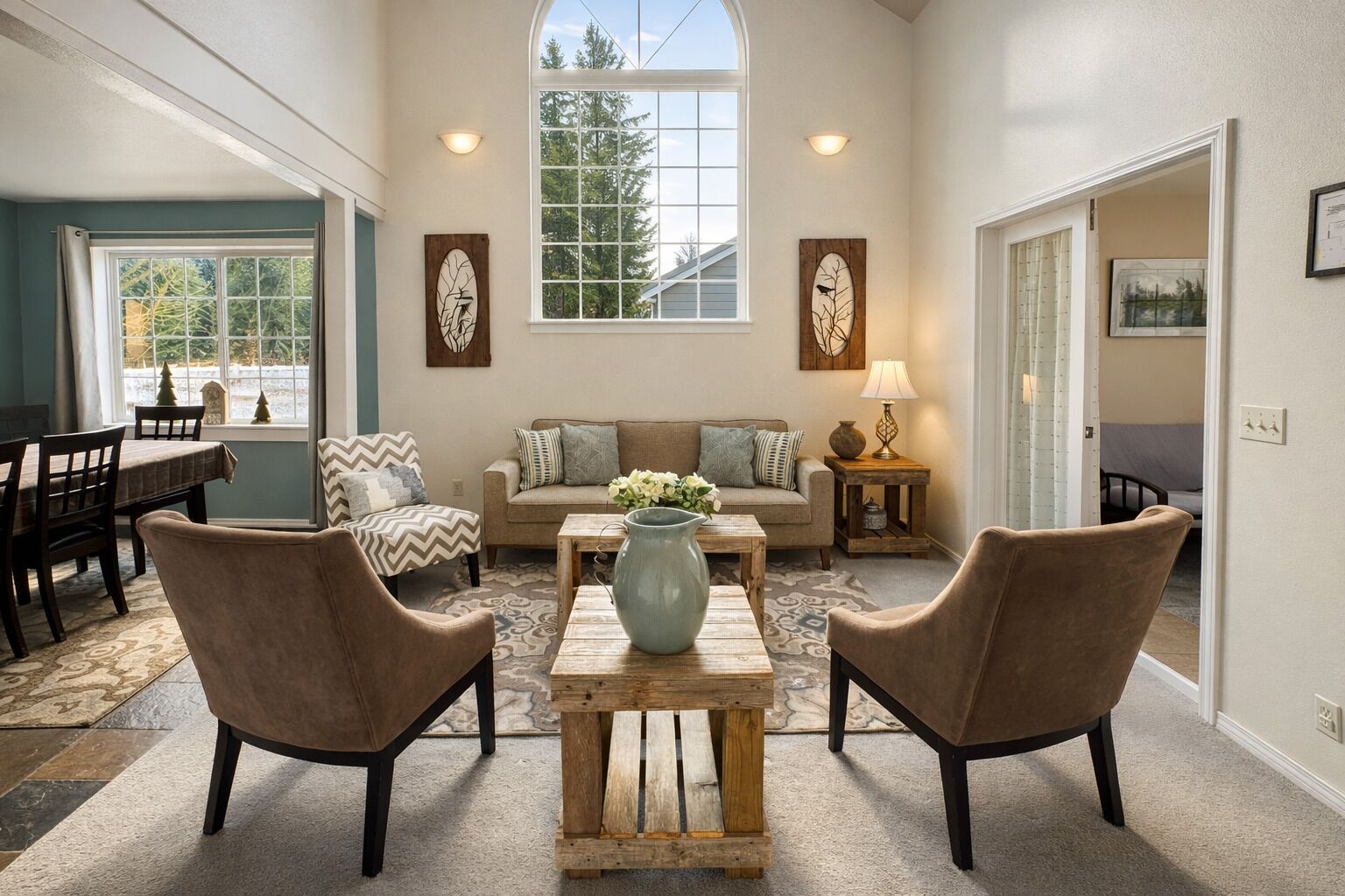 House, 4 Bedrooms | Living area | Streaming services