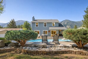 House, 4 Bedrooms | Pool