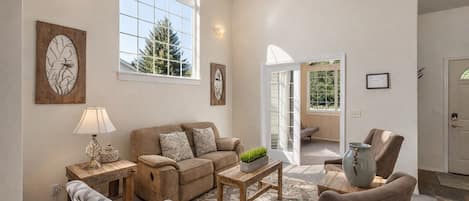 Talo, 4 makuuhuonetta | Oleskelualue | Suoratoistopalvelut