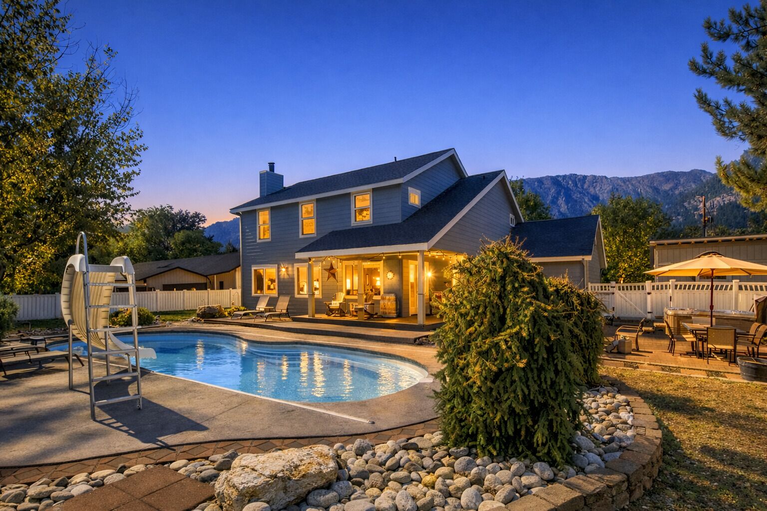 House, 4 Bedrooms | Pool