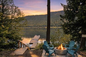 Cabin, 4 Bedrooms | Terrace/patio - Otter Chalet On Fish Lake 4 Bedroom Home by NW Comfy Cabins by RedAwning (Leavenworth)