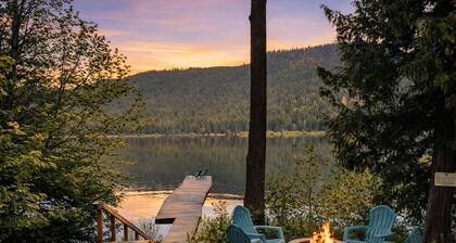 Otter Chalet On Fish Lake 4 Bedroom Home by NW Comfy Cabins by RedAwning