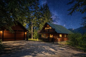 Cabin, 4 Bedrooms | Exterior