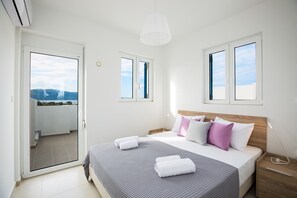 3 chambres, coffre-fort, fer et planche à repasser, lit de bébé portatif