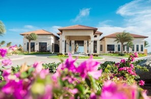 المنطقة المحيطة بالمنشأة